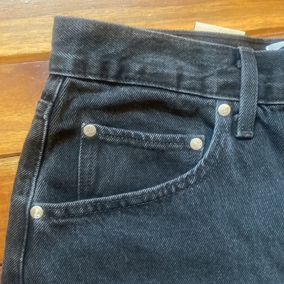 NWT Levi's Silvertab™ High-Rise Mom Jean Shorts Black 32 - Picture 3 of 12